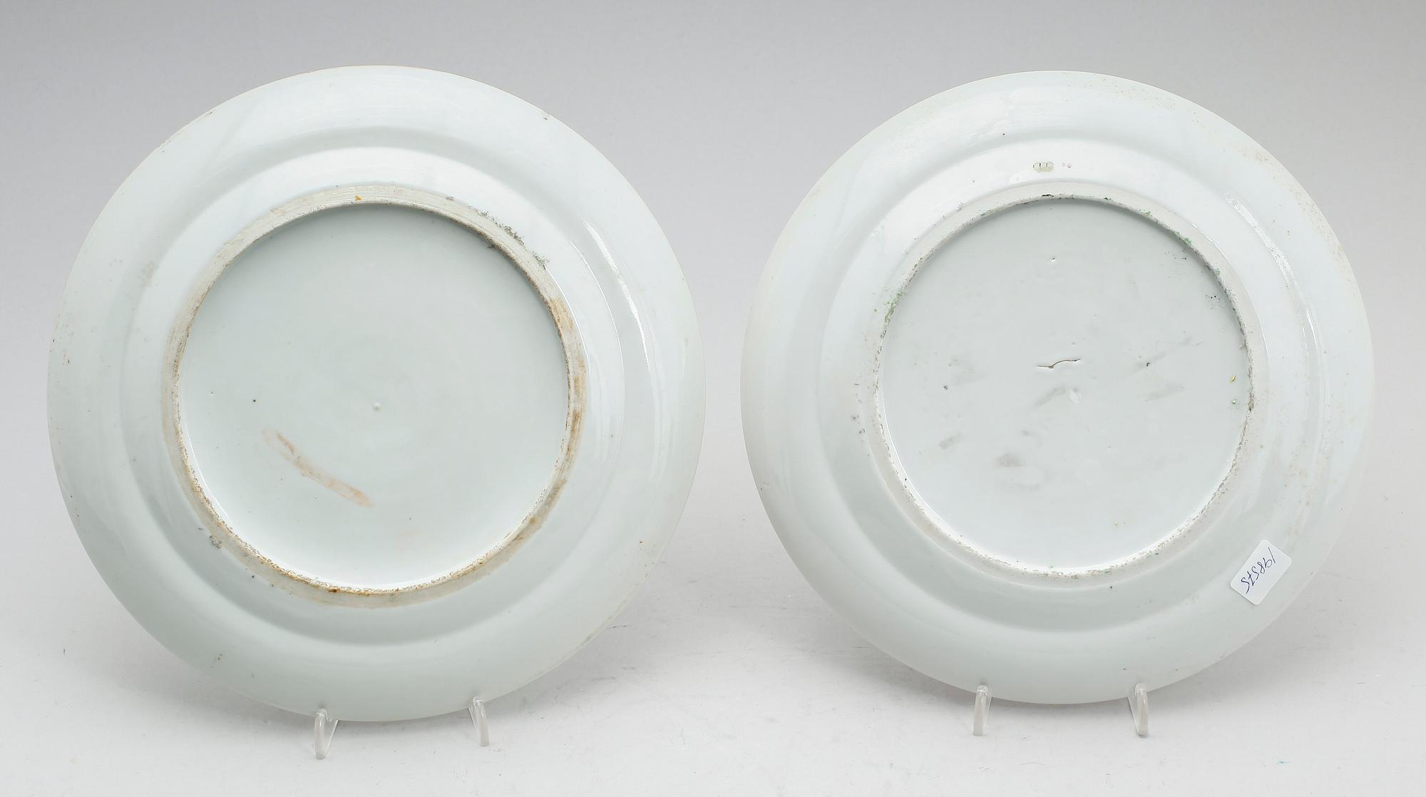 TALLRIKAR, 2 st, porslin, Kina, Kanton, sannolikt 1800-tal.