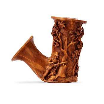 A Swedish 19th century carved wooden pipe bowl by S. Isberg .