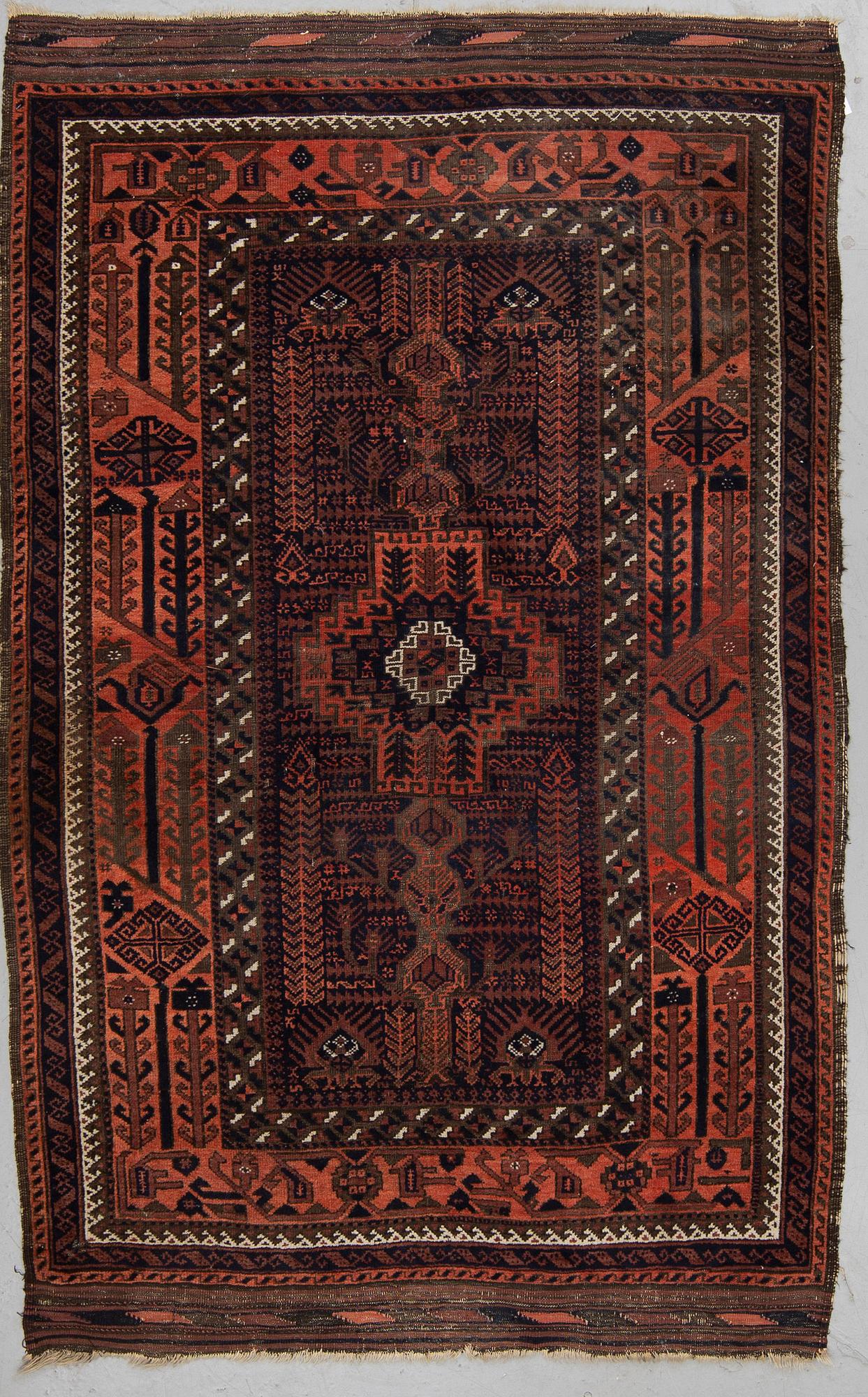 MATTO, semi-antique Baluch, ca 190,5 x 132,5 cm  (+ the ends have 10-11,5 cm flat weave on each side).