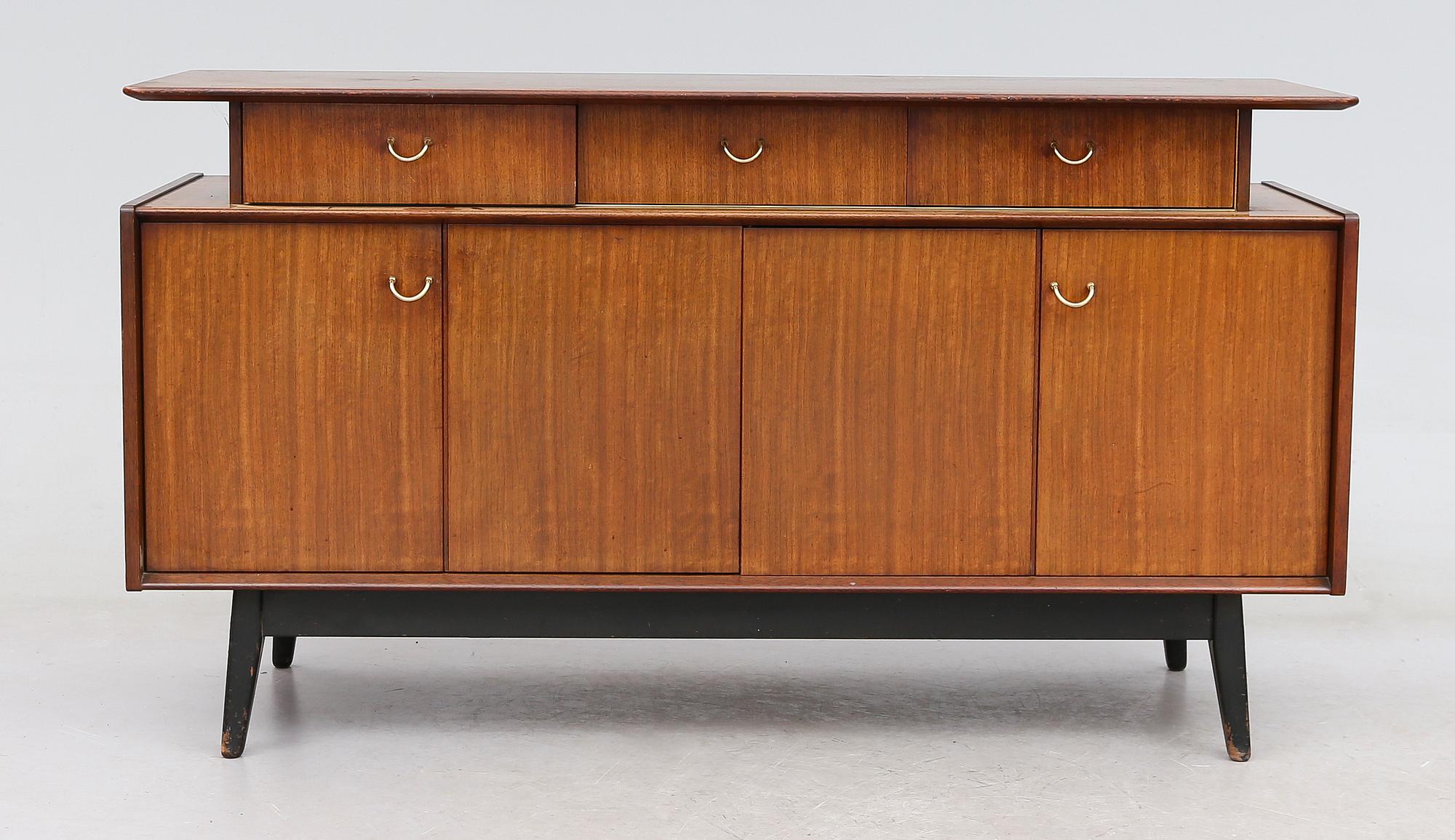 SIDEBOARD, England, 1900-talets andra hälft.