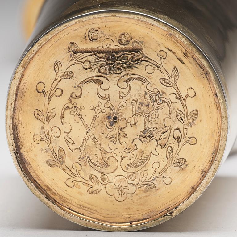Bägare, ett par snarlika, icke identifierad mästarstämpel, Ulm 1600-talets förra hälft, daterade i gravyren 1626.