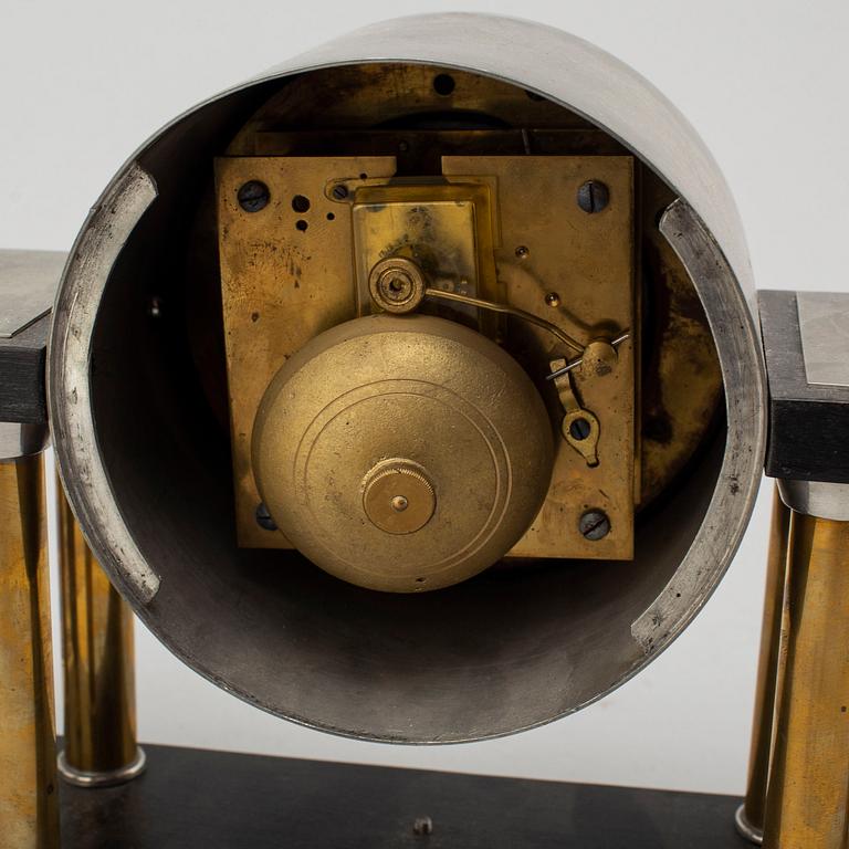 A 1920s/1930s mantel clock.