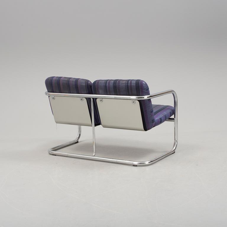 BÖRGE LINDAU & BO LINDEKRANTZ, a 'S70-5' sofa from Lammhults.