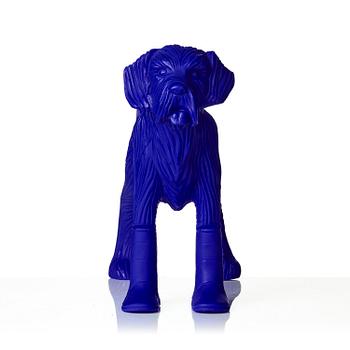 William Sweetlove, "Cloned Schnauzer with water bottle". (Blue).