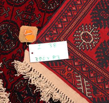 Gallerimatta, Afghan, ca 390 x 83 cm.