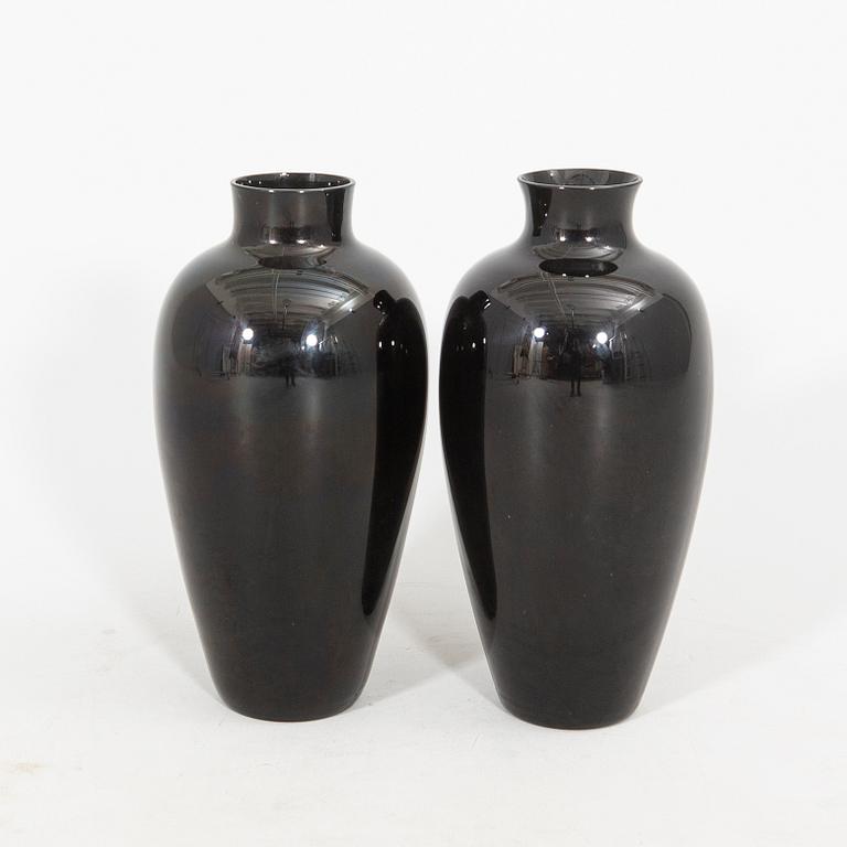 A set of two Venini 1980 glass urns.