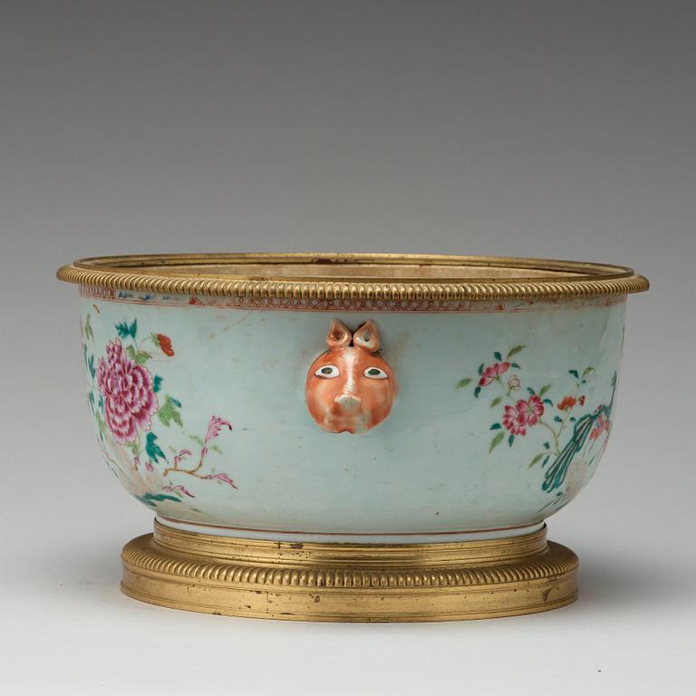 A famille rose 'double peacock' tureen, Qing dynasty, Qianlong (1736-95).