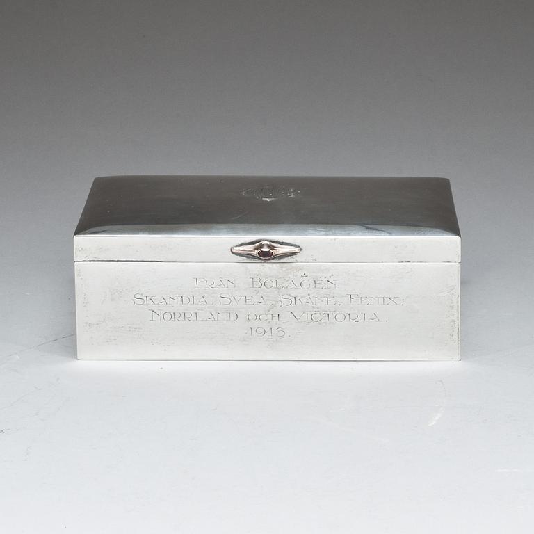 CIGARRSKRIN, silver, K Andersson, Stockholm, 1913. Vikt 1650 g.