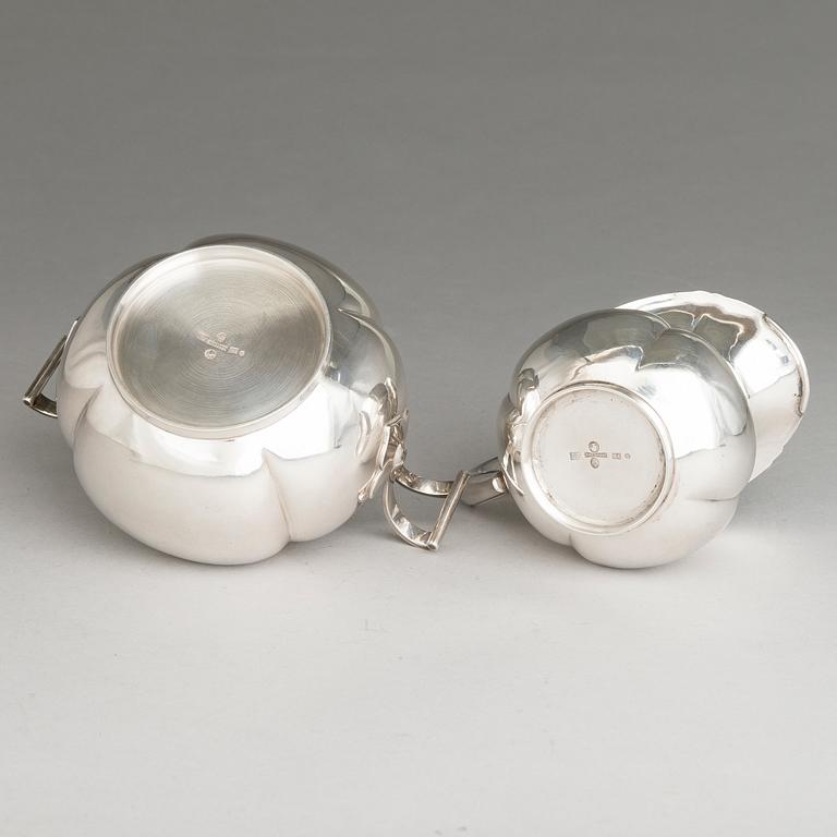 SAZIKOV, Te- och kaffeservis, 5 delar, silver, Kejserlig hovleverantörsstämpel, S:t Petersburg 1860.