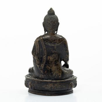 A bronze figure of Buddha, 20th century.