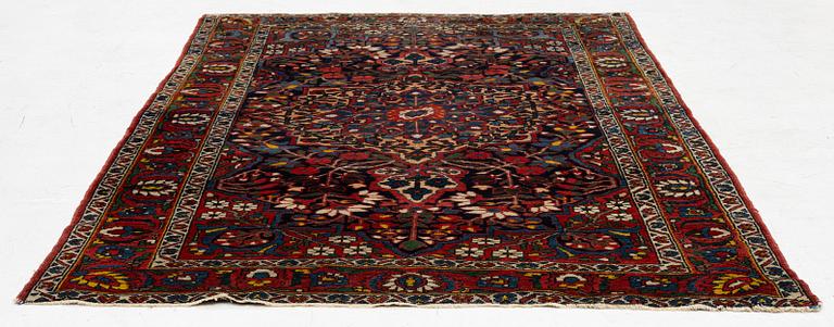 Matta, semiantik Bakthiari, Västra Iran ca  208 x 143 cm.