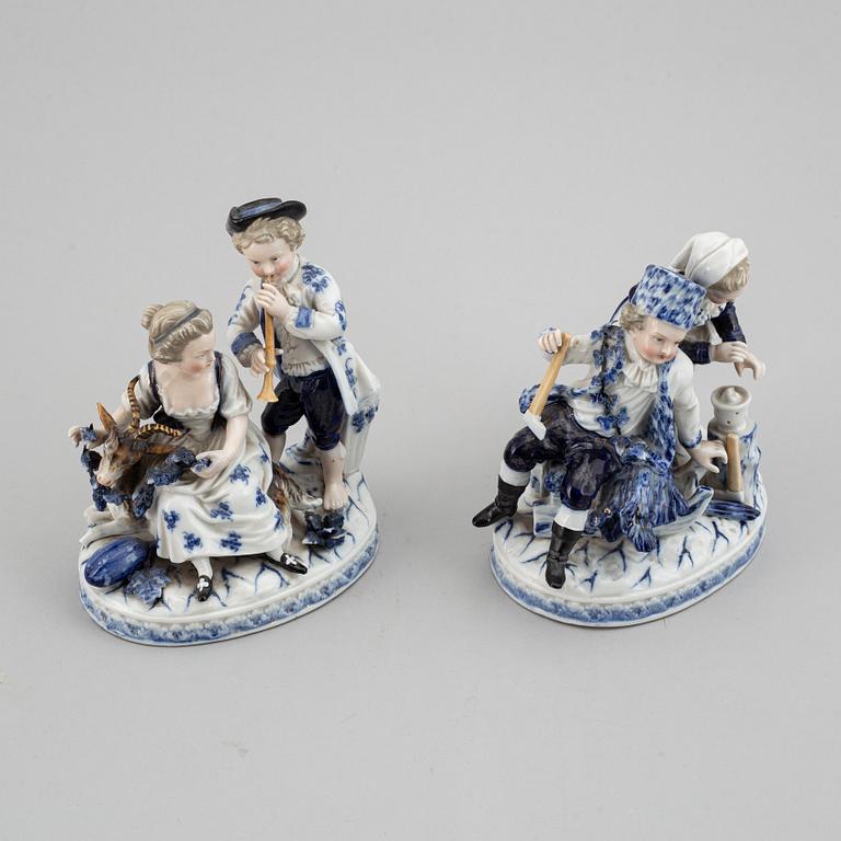 A pair of German porcelain figurines, circa 1900.