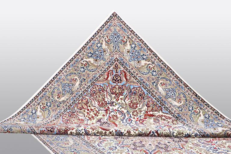 A carpet, Old Esfahan, part silk, ca 308 x 202 cm.