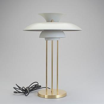 BORDSLAMPA, PH5, modell 27095. Poul Henningsen för Louis Poulsen.