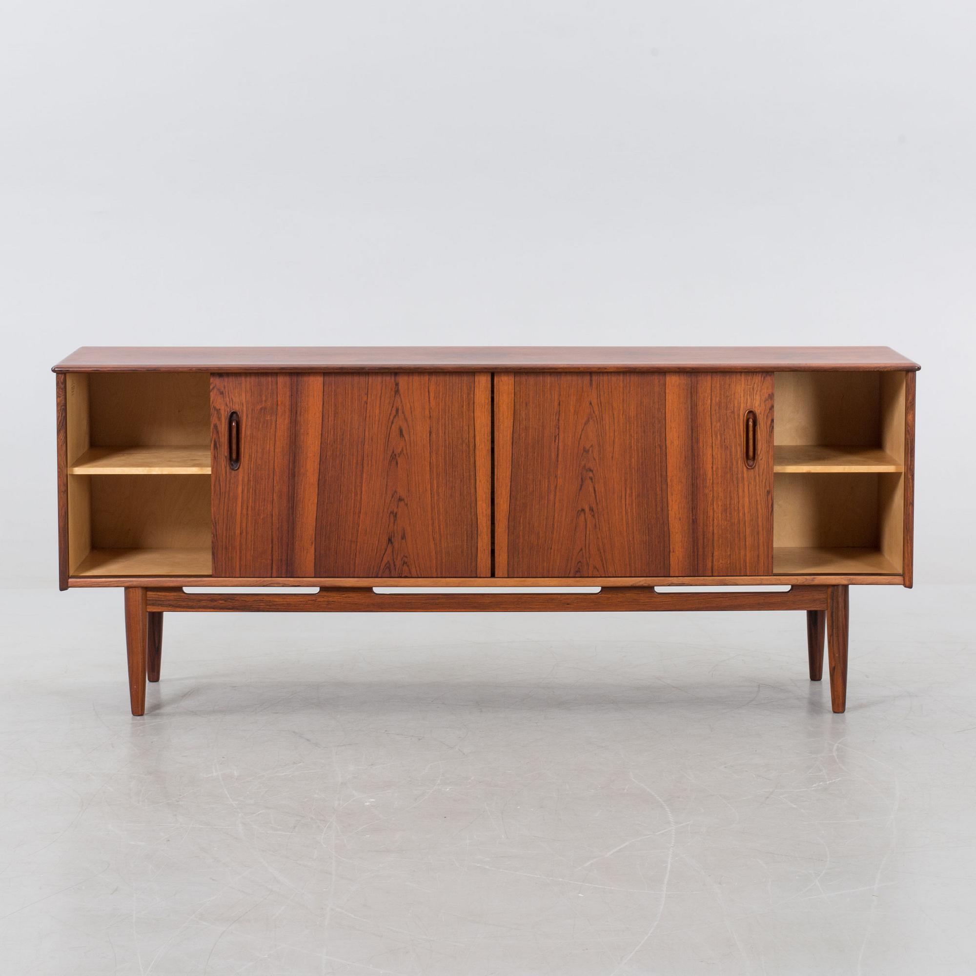 SIDEBOARD, "Cortina", Nils Jonsson, Troeds Möbelfabrik, Bjärnum, 1900-talets tredje kvartal. -Cites-intyg.