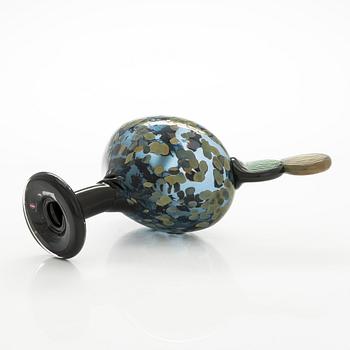 Oiva Toikka, a 'Kiikkuri' glass bird, signed Oiva Toikka Nuutajärvi 1995.