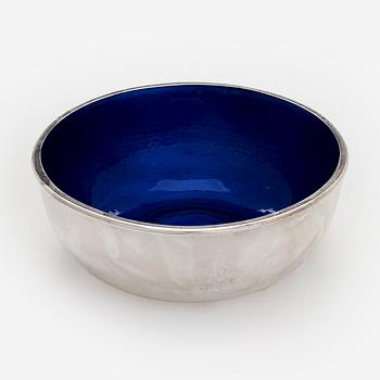 A. Tillander, malja, sterlinghopeaa ja emalia. Helsinki 2005.