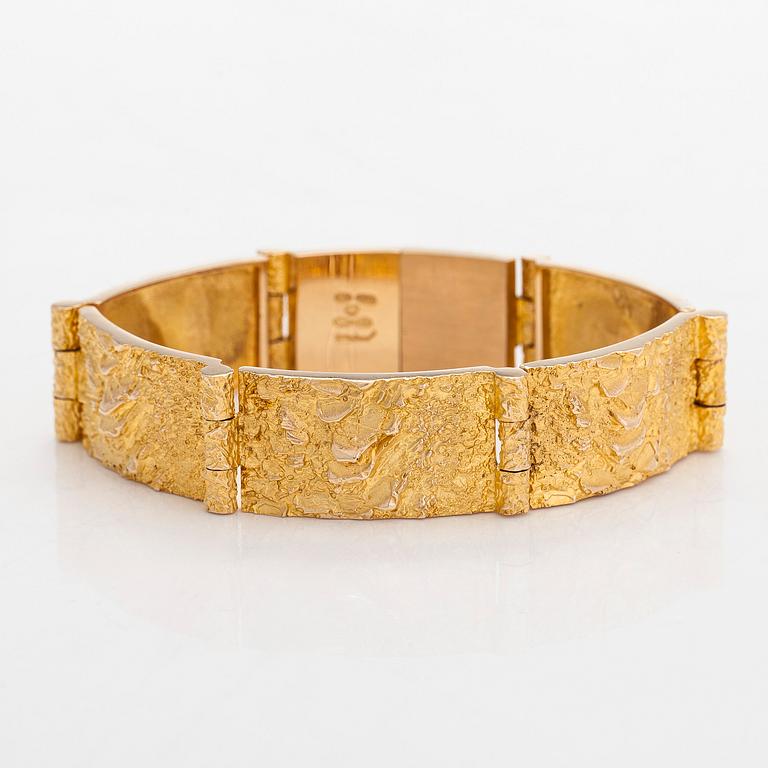 Björn Weckström, a 14K gold 'Velvet clouds' bracelet for Lapponia 1968.