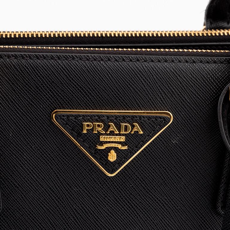 Prada, väska, 2021.