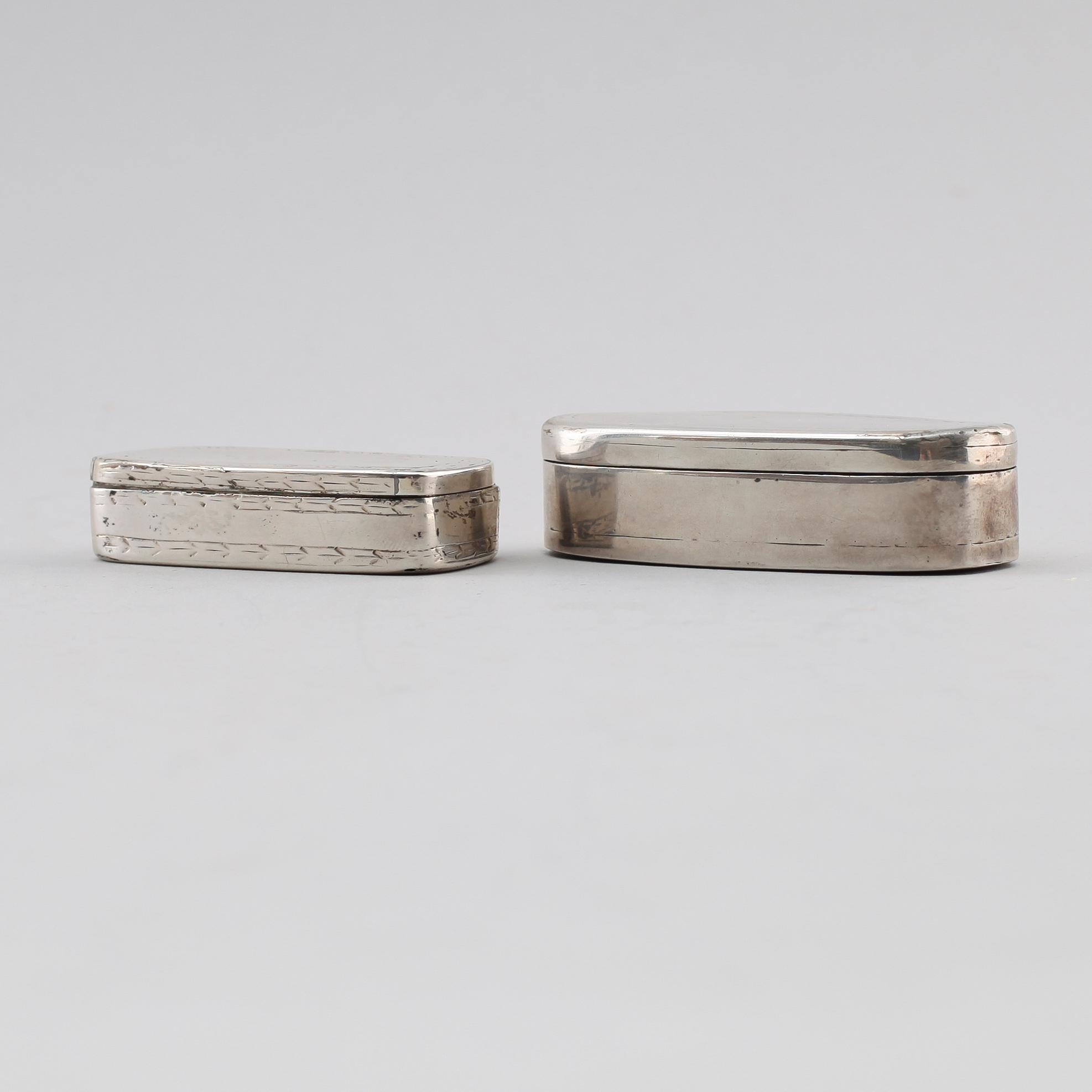 DOSOR, 2 st, silver, svenska stämplar, 1700-/1800-tal. Vikt ca 91 gram.