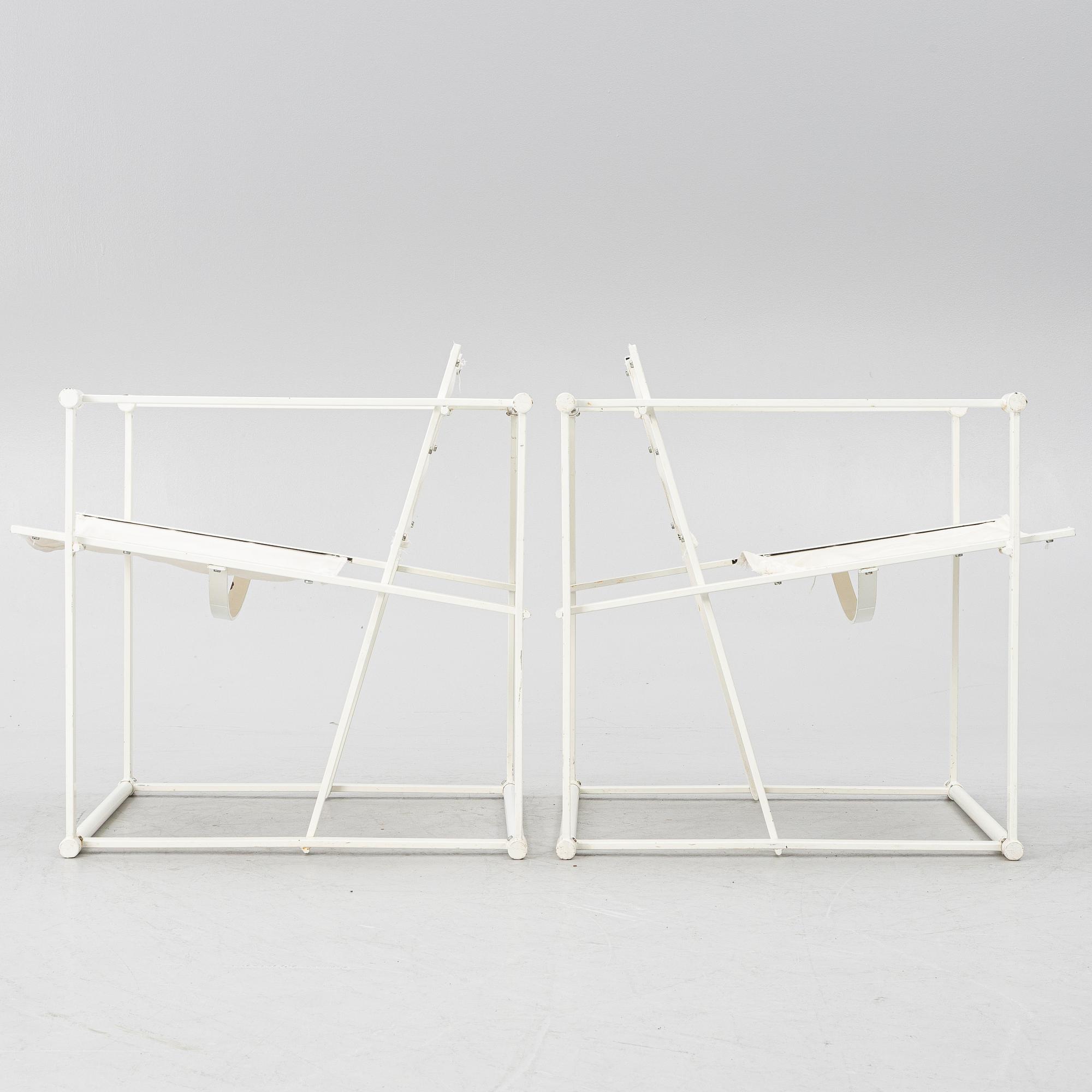 A pair of arm chairs "Cubus", Radboud van Beekum.