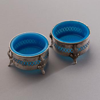 SALTKAR, ett par, nysilver, 1900-talets första hälft.