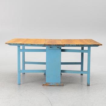 Drop-leaf table, 19th Century.