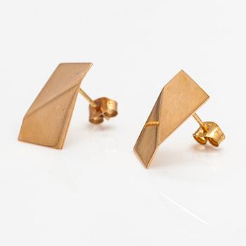 Pekka Piekäinen, A pair of 14K gold earrings. Platinoro, Turku.