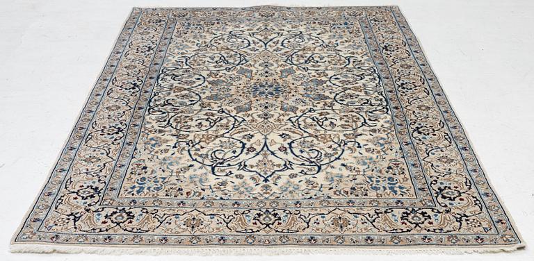 Carpet, Nain approx. 255 x 162 cm.
