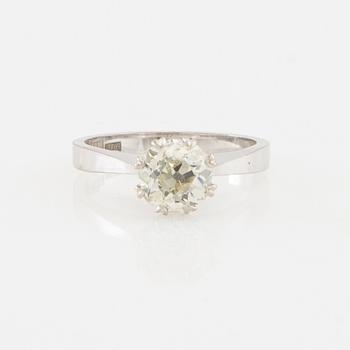 Ring 18K white gold set with an old-cut diamond.