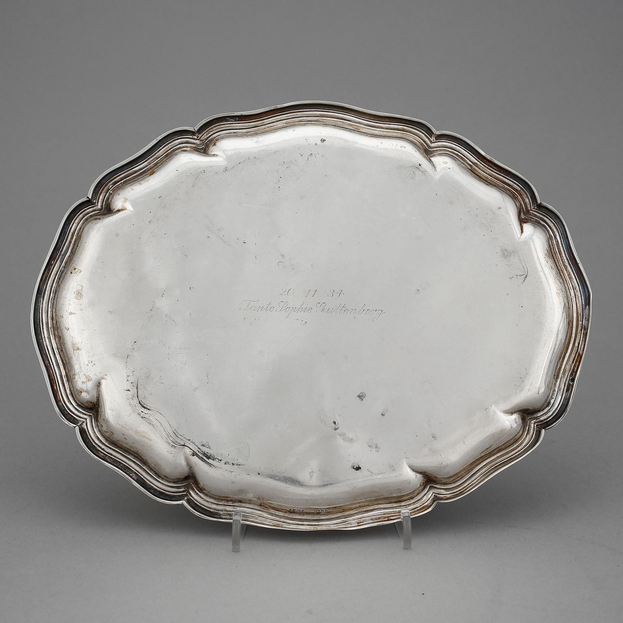 KORGAR, STÄLL och BRICKA, 4 delar, bla silverhalt 800, Tyskland omkring år 1900. Total vikt ca 1155 gram.