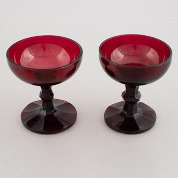 Glas/skåler på fot, ett par,glas, Böhmen, 1800-tales andra hälft.