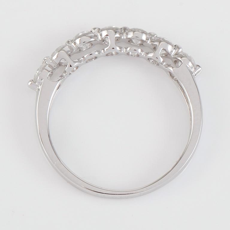 RING, 18K vitguld och diamanter tot ca 0.60 ct.