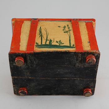 A wooden handicraft casket, made in the first half of the 19th century.