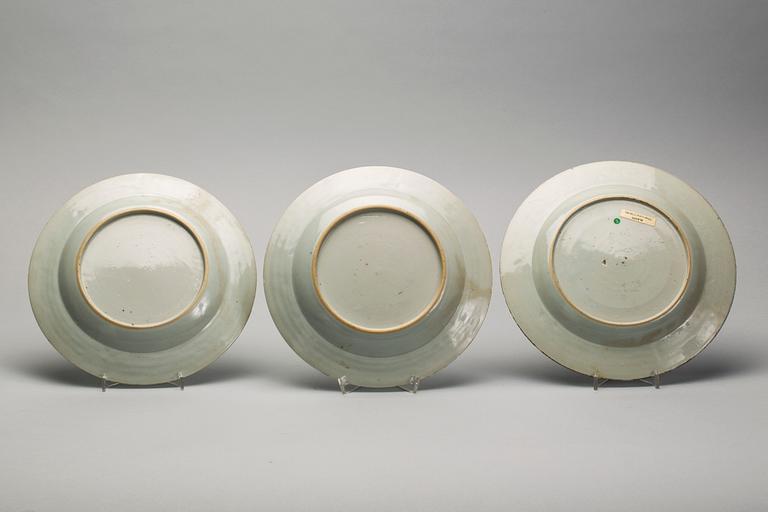TALLRIKAR, 2+1, porslin, Kina Qianlong(1736-1795).