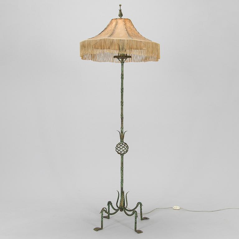 Lattiavalaisin, malli 811, Taidetakomo Hakkarainen, 1930-luku.