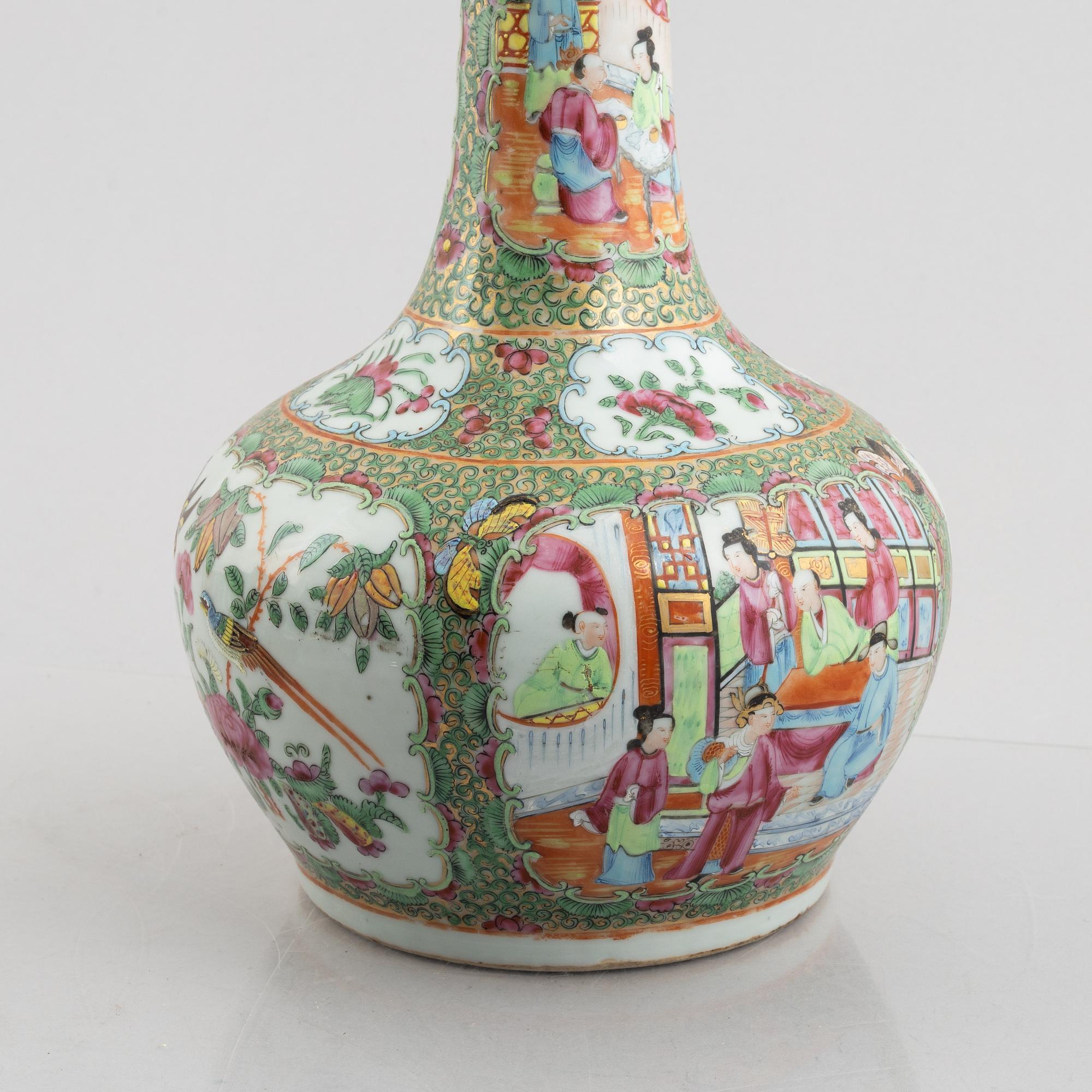 A porcelain vase, Canton, China, 19th century.