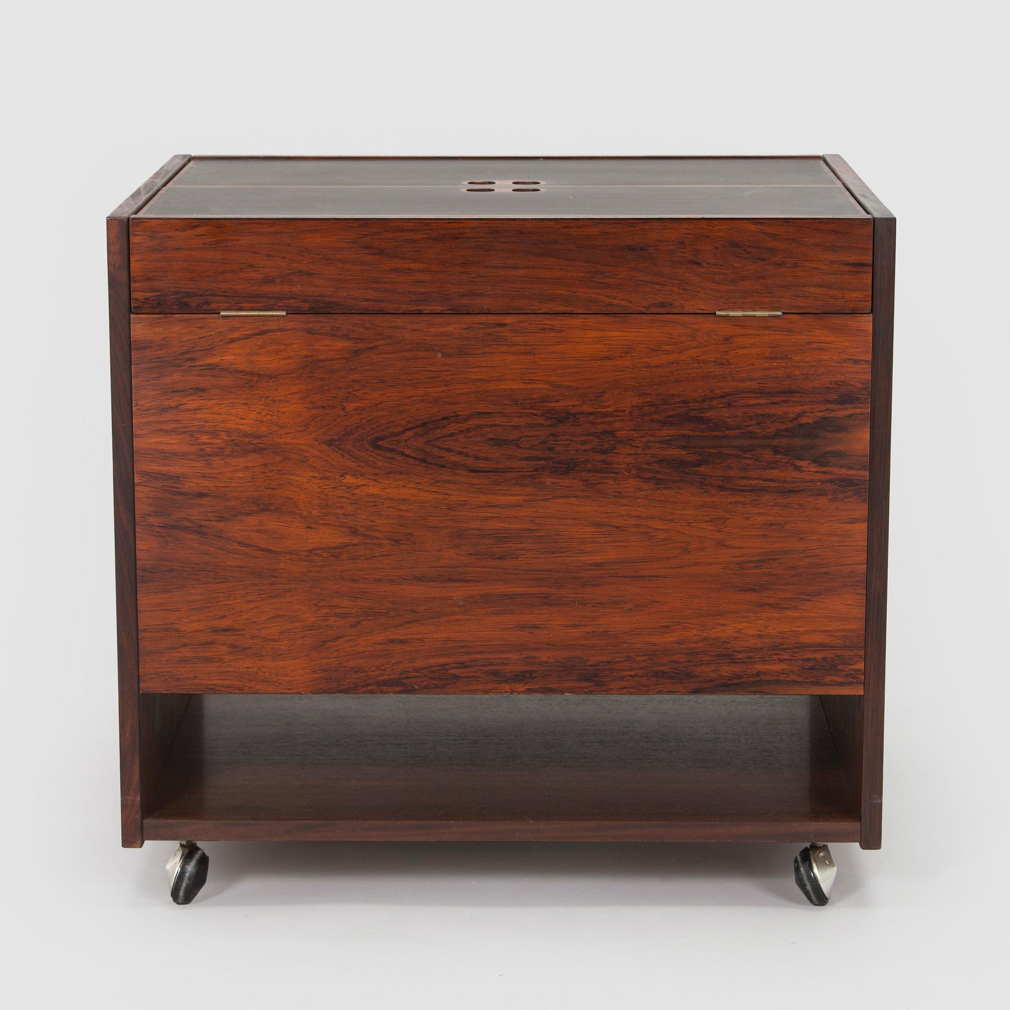 Baaripöytä, valmistaja Randers Møbelfabrik, Tanska 1960-luku.