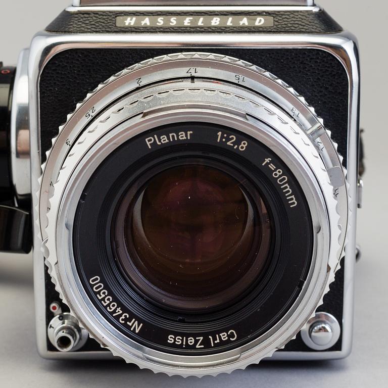 Hasselblad 500/C Camera no TI54816 with from 1964 with five lenses inluding a chrome S-Planar 1:5:6 f=120.