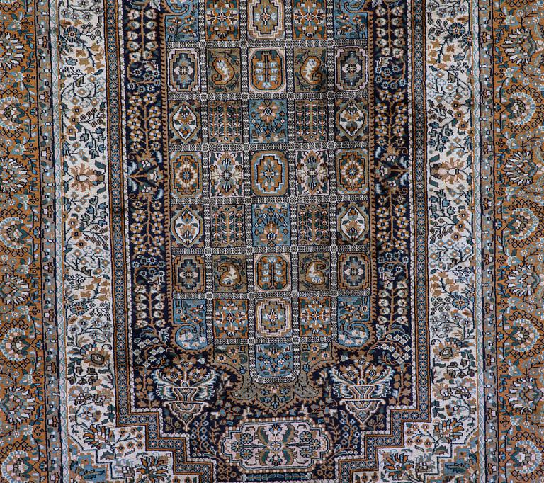 A carpet, Oriental Silk, ca 271 x 180 cm.