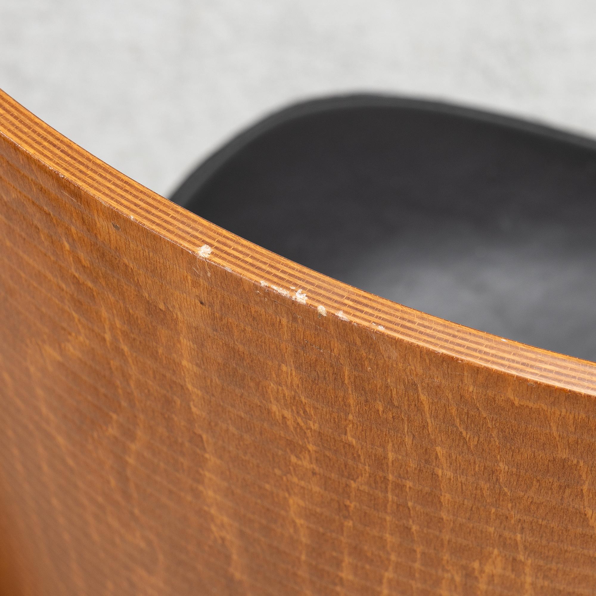 A set of 4 chairs, Calligaris, Italy, late 20th century.