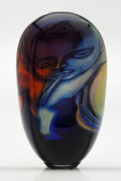 An Eva Englund graal glass vase, Muraya 1992.