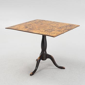 A folding table, around the year 1800.