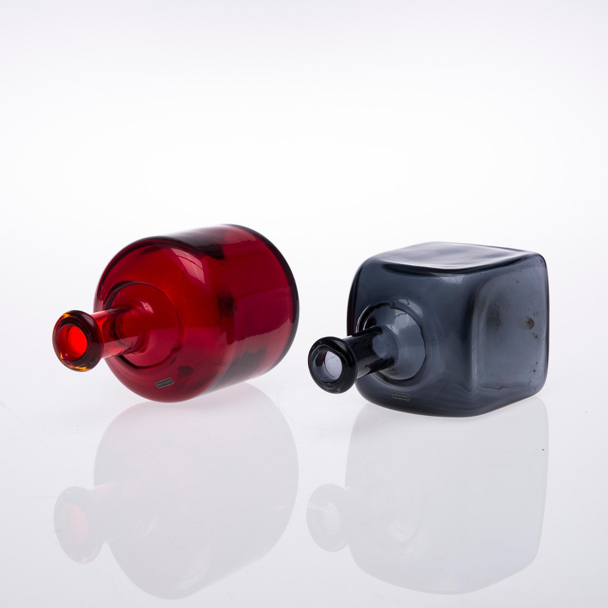 FLASKOR, 2 st, glas, Riihimäen Lasi Oy, 1900-talets mitt.