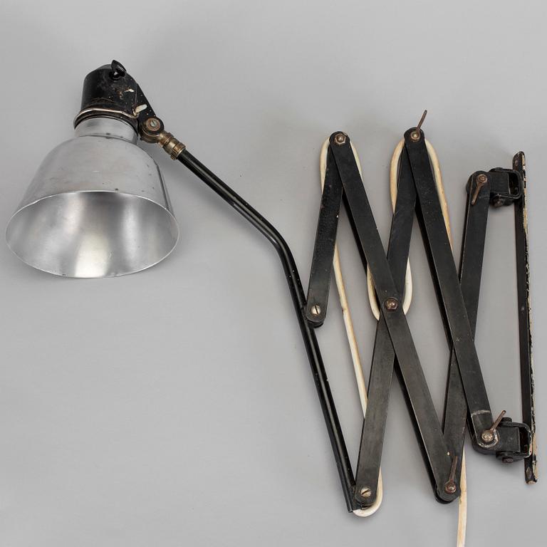 SKRIVBORDSLAMPA. Industri 1900-talets första hälft.