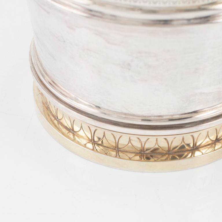 Eric Löfman,  a silver bonbonnière, mark of MGAB, Uppsala 1983. No. 7 out of 10.