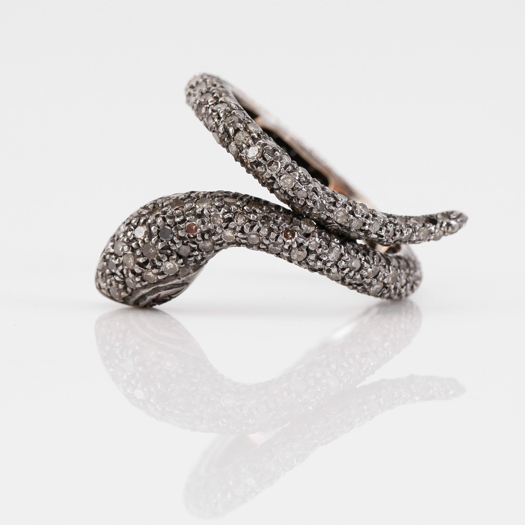 RING, silver och diamanter tot ca 1.23 ct.