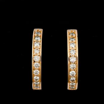 ÖRHÄNGEN, ett par, 14k roseguld med briljantslipade diamanter tot ca0,40ct. Vikt 5,3g.