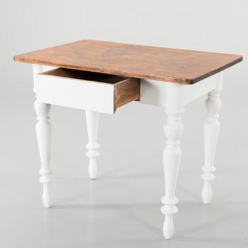 An early 1900' kitchen table.