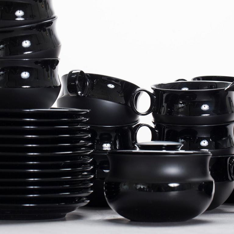 TESERVIS, porslin, 15 delar,  "Porcelaine Noire" Taipo Wirkkala för Rosenthal.